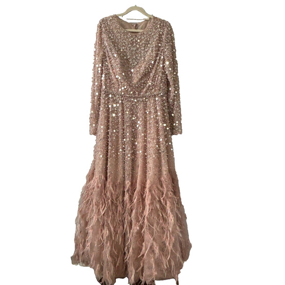 Mac Duggal Women's Disc Embellished Sequin Gown with Feather Dusty Rose Size 12 - Picture 3 of 16